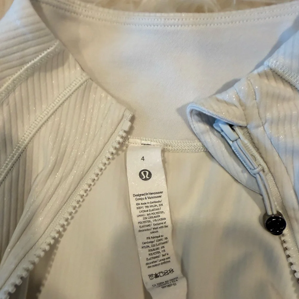Lululemon Athletica White Ski Jacket - Picture 4 of 4